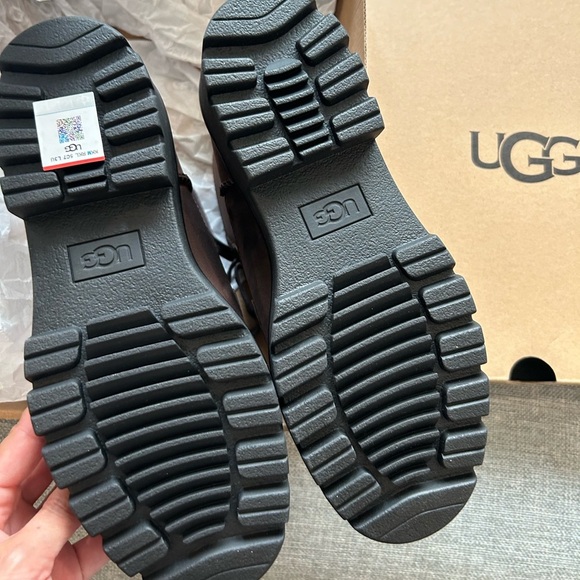 UGG Australia Everdeen Lace Boot Brown Size 6 New in box - Picture 7 of 7